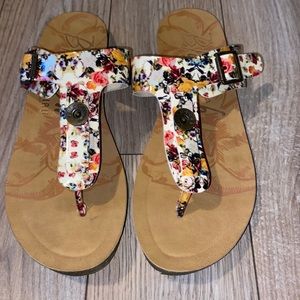 Floral blowfish sandals 🩴 🌻